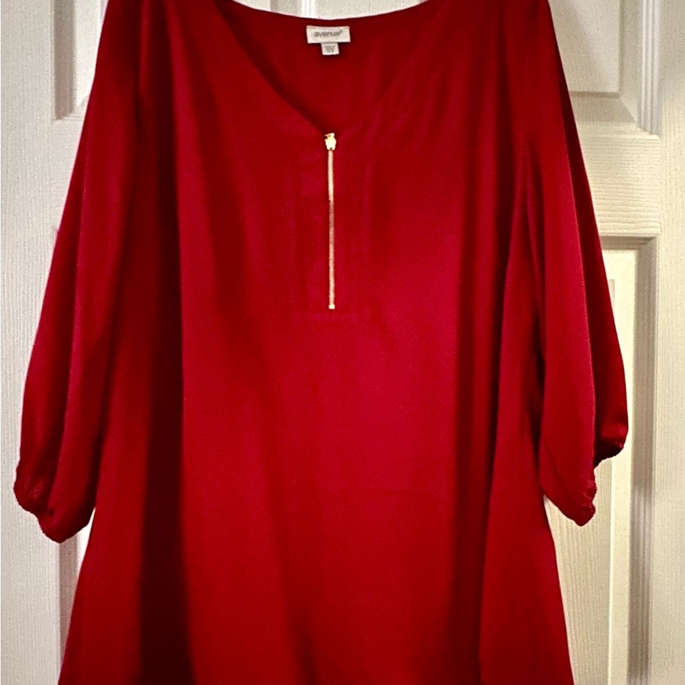 Avenue Red Sheer Tunic with Gold Zipper (14/16)